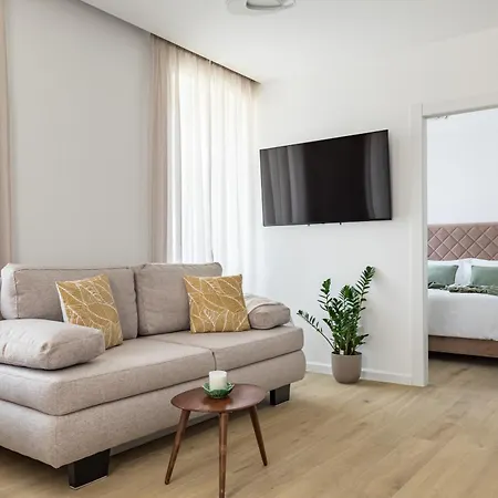 De Luxe Adriatic 1 & Adriatic 2 *